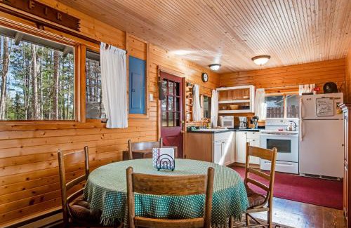 Three Lakes House | Explore Bucky's PineIsle Retreat: Family-Friendly Getaway
