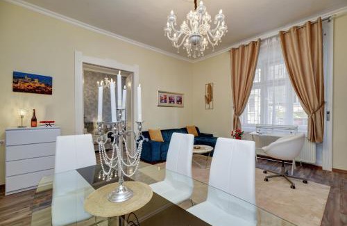 Krisztinavaros Apartment | Highly Rated Buda Center Apartment: Perfect for Families