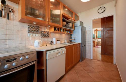 Kutvolgy Apartment | Explore the Buda Hills Hideout: Family-Friendly Escape