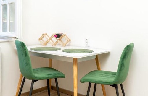 Farkasvolgy Apartment | Experience Comfort at Budai Zöldövezet Apartmanház