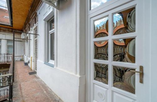 Csarnok negyed Apartment | Budapest style Grande Apartment