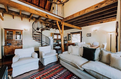 Budgee Budgee House | Discover Budgee Budgee Farm: 33 Acres of Tranquility