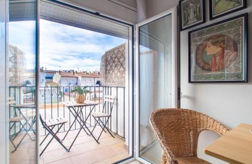 Sant Antoni de Calonge Apartment | Pet-Friendly Beach Studio 22 with Excellent Guest Rating