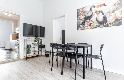 Rudolfsheim-Funfhaus Apartment | Affordable 2+1 Haven: Family-Friendly Retreat in Central Vienna