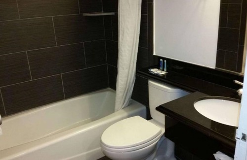 Cathedral Hill House | Affordable Stays with Spa & Breakfast in San Francisco