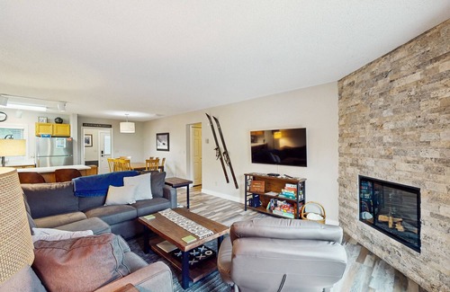 Big Horn Condo | Cozy Condo Steps from Bear Back Poma Lift - Guest Rated 8.8