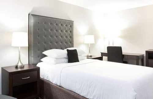 Auburn House | Budget-Friendly Stay in Washington, Free Parking, Pet-Friendly, Free Breakfast