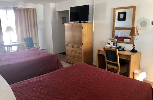 Ironwood Hotel | Budget-Friendly Cloverland Motel with Great Amenities