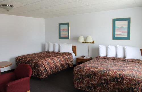 Sault Ste. Marie Hotel | Pet-Friendly Retreat at Budget Host Crestview Inn