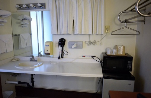 Iron Mountain Hotel | Visit Budget Host Inn Iron Mountain: Top-Rated Family Stay