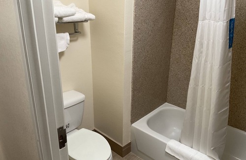 Cameron Hotel | Budget-Friendly Stay at Budget Host Inn & Suites