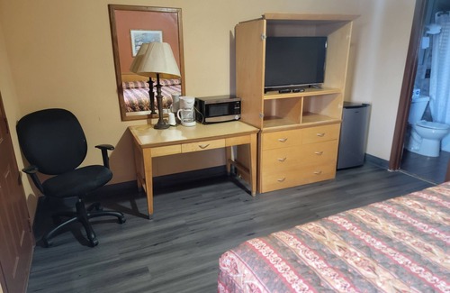 Gainesville Hotel | Budget-Friendly Stay at Budget Host Motel Gainesville