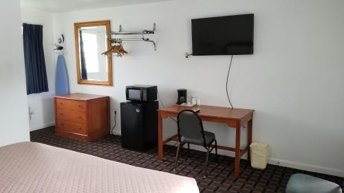 Breezewood Hotel | Affordable Stay at Budget Inn Breezewood with Breakfast
