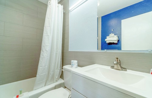 Frederick Hotel | Budget-Friendly Stay at Budget Inn By OYO Frederick