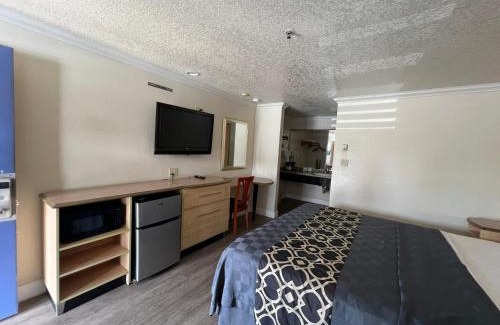Corcoran Hotel | Affordable Stay at Budget Inn with Wheelchair Access