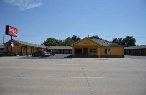El Reno Hotel | Budget-Friendly Stay at Budget Inn El Reno for Families