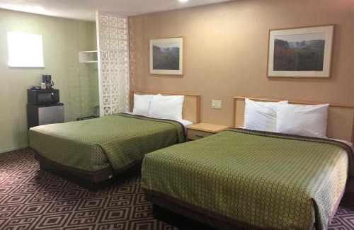Laytonville Hotel | Budget-Friendly Stay at Budget Inn - Laytonville