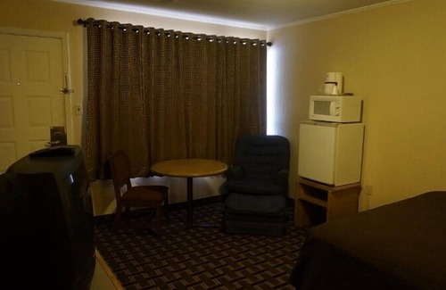 Malvern Hotel | Budget-Friendly Stay at Budget Inn Malvern with Spa & Breakfast