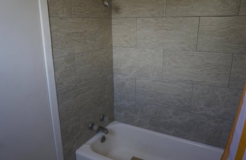 Malvern Hotel | Budget-Friendly Stay at Budget Inn Malvern with Spa & Breakfast