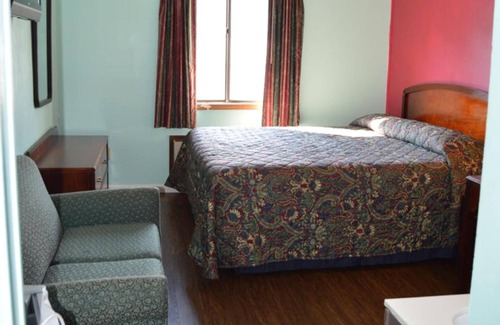 Claypool Hill Hotel | Affordable Hotel with Restaurant and Family-Friendly Amenities