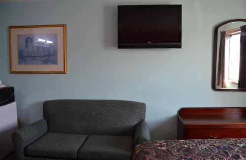 Claypool Hill Hotel | Affordable Hotel with Restaurant and Family-Friendly Amenities