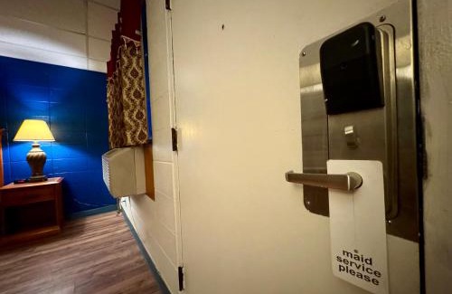 Ontario Hotel | Budget-Friendly Stay at Budget Inn Ontario with Breakfast