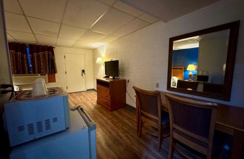 Ontario Hotel | Budget-Friendly Stay at Budget Inn Ontario with Breakfast