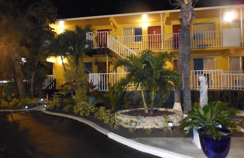 Punta Gorda Hotel | Budget-Friendly Stay at Budget Inn Punta Gorda with Pool