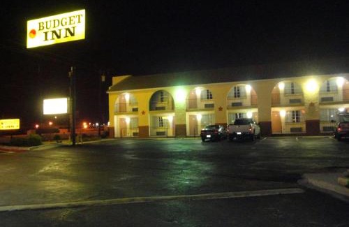 Temple Hotel | Budget-Friendly Stay at Budget Inn Temple, Pet & Child Welcome