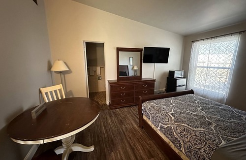 Appleton Hotel | Budget-Friendly Stay with Breakfast at Budget Inn