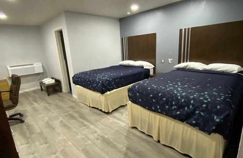 Artesia Hotel | Budget Inn: Family-Friendly Stay with Delicious Breakfast
