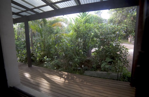 Bangalow House | Budget-Friendly Room with Spa, Breakfast & Hot Tub