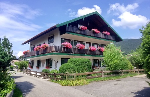 Ruhpolding Apartment | Ideal Studio Apartment with Terrace and Family Amenities