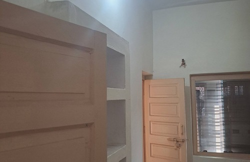 Allahabad Apartment | Budget stay 200 m PRYJ junction