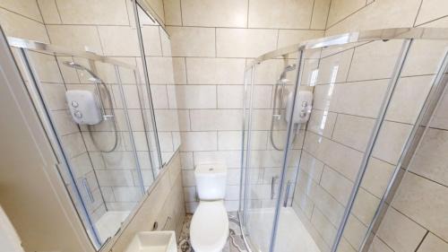 Rathmines Apartment | Affordable Studio Retreat in Rathmines with Family Amenities