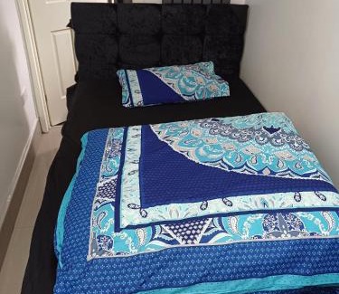 Holbrooks House | Comfortable Stay near CBS Arena with Kitchen & Parking