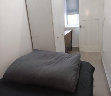 Holbrooks House | Comfortable Stay near CBS Arena with Kitchen & Parking