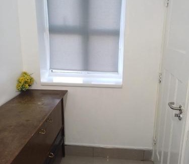 Holbrooks House | Comfortable Stay near CBS Arena with Kitchen & Parking