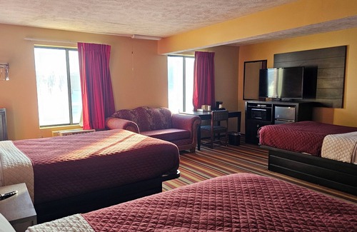 Fort Scott Hotel | Budgetel Inn and Suites: Family-Friendly with Great Amenities