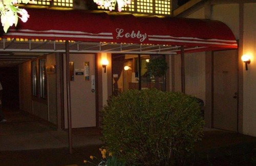 Columbus Hotel | Affordable Stay at Budgetel Inn & Suites with Great Amenities