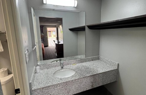 Columbus Hotel | Affordable Comfort at Budgetel Inn & Suites with Breakfast