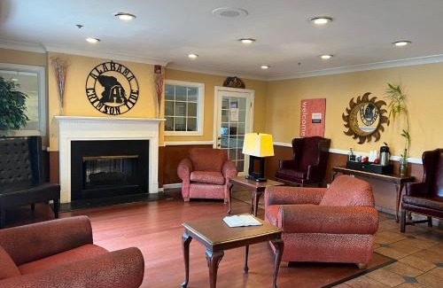 Fairfield Hotel | Pet-Friendly Comfort at Budgetel Inns & Suites