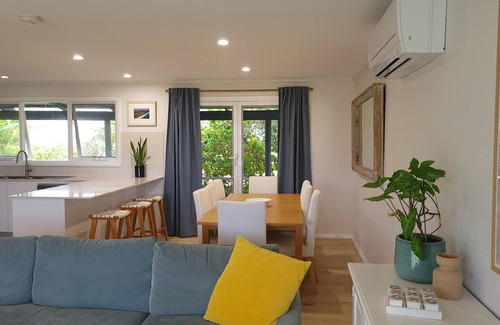 Guilderton House | Serene Stay at Buena Vista - Family-Friendly Retreat