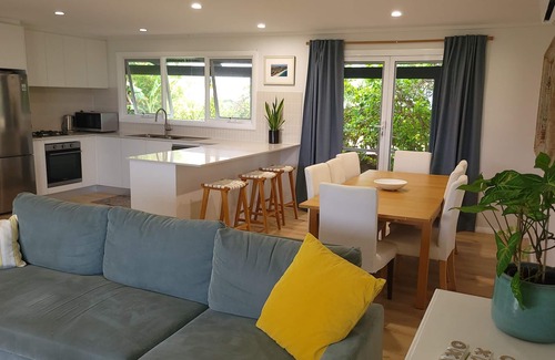 Guilderton House | Serene Stay at Buena Vista - Family-Friendly Retreat