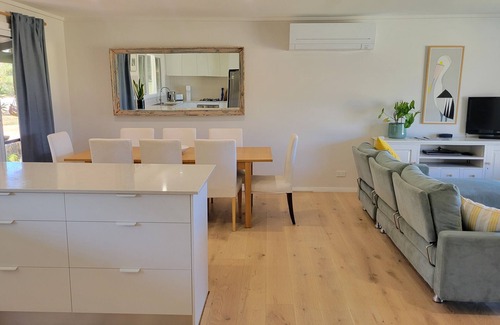 Guilderton House | Serene Stay at Buena Vista - Family-Friendly Retreat
