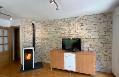 Canfranc Apartment | Family-Friendly Buenavista with Great 8.2/10 Guest Rating
