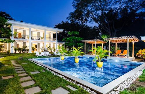 Potrero Apartment | Discover a Hidden 2BR Gem with Pool and Family Amenities