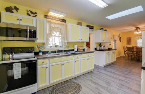 Spottswood House | Relaxing Buffalo Bend 3 BR Escape with Hot Tub