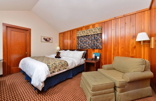 Cody Hotel | Cozy Buffalo Bill Village Cabins with Family-Friendly Amenities