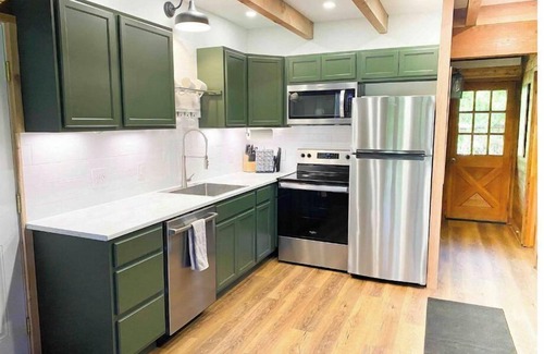 Alpine House | Buffalo Cabin: Alpine Retreat with Ocean View Amenities